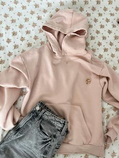 Clothing Inspiration, School Outfits, Stockholm, Outfit Ideas, Cute Outfits, Outfit Inspo, Quick Saves, Clothes