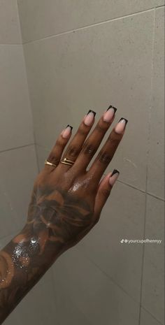 Nail Inspired Black Women, Short Nail Black Women, Square Oval French Tip Nails, Classy Baddie Nails Short, Cute Nails Black Women, Round French Nails, Nails Gel Coffin, Short Gel X Nails