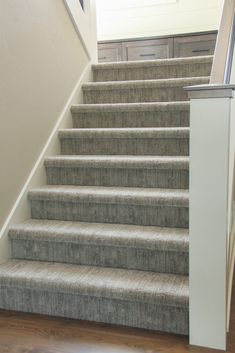 the stairs are made of carpet and have been cleaned