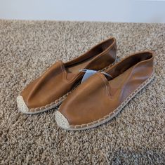 These Are Brand New With Tags Old Navy Espadrilles Sandals. They Are A Women's Size 7.5. Let Me Know If You Have Any Questions! Navy Espadrilles, Espadrilles Sandals, Navy Shoes, Navy And Brown, Espadrille Sandals, Espadrille Shoes, Let Me Know, Old Navy, Espadrilles