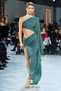 Highlights from the Alexandre Vauthier spring-summer 2020 haute couture show Meghan Roche, Spring Couture, Zac Posen, Couture Gowns, Looks Chic, Red Carpet Looks, Fashion Runway