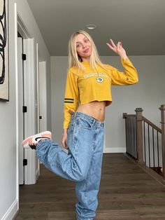 Vintage y2k Green Bay Packers football custom crop top long sleeve shirt In crate condition and super cute from early 2000 No holes super trendy  Fit size small-medium best Y2k Crop Top For Fall Streetwear, Cropped Tops For Streetwear In Fall, Cropped Tops For Fall Streetwear, Y2k Long Sleeve Crop Top For Streetwear, 90s Style Spring Cropped T-shirt For Streetwear, 90s Style Long Sleeve Tops For Game Day, 90s Long Sleeve Top For Game Day, 90s Style Crop Top For Spring Streetwear, Fall Crop Top For Streetwear