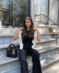 Small Bag Outfit, Lady Dior Bag Outfit, Dior Bag Outfit, Mini Bag Outfit, Dior Street Style, Dior Mini Bag, Designer Bags Black, Lady Dior Mini, Dior Outfit