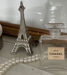 Estilo Blair Waldorf, Blair Waldorf Aesthetic, Fotografi Vintage, Cora Reilly, Parisian Life, Chanel No 5, Character Aesthetics, Paris Aesthetic, Blair Waldorf