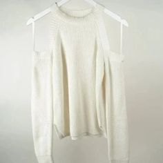 The Dana Sweater From Rag & Bone Is Made In A White Cotton Knit, And Features Long Sleeves, A Crew Neck, Cold Shoulders, Side Slits, And Rib Knit Edges. Condition: Excellent; No Visible Signs Of Wear. Size: S Approximate Measurements: Shoulder: Free Chest: 17.25" (44 Cm) Length Down Back: 21” (53 Cm) Sleeve Length: 21.5" (54.5 Cm) Composition: 100% Cotton. Dana White, Knit Edge, Cold Shoulder Sweater, Cotton Knit, Cream White, Rag & Bone, Colorful Sweaters, White Cotton, Cold Shoulder