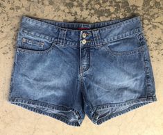 "Vintage shorts, mid rise, size 9, Waist 34, 90s y2K 2000s, retro UnionBay, Union Bay Jeans, hippie denim, boho hipster, lazy oaf, retro alt Waist 34\" Hip 41\" Inseam 4\" rise 9\"  100% cotton Interested in more vintage fashion or handmade items? etsy.com/shop/canzaliaprons" Cheap Mid-rise 90s Style Shorts, Y2k Mid-rise Medium Wash Shorts, Y2k Style Mid-rise Medium Wash Shorts, Y2k Medium Wash Mid-rise Jean Shorts, Y2k Mid-rise Medium Wash Jean Shorts, Y2k Style Medium Wash Jean Shorts, Hipster Kid, Jean Short Outfits, Vintage Jean Shorts