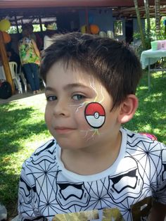 Among Us Face Paint, Easy Halloween Face Painting, Clown Face Paint, Pokemon Faces, Christmas Face Painting, Pokemon Ball