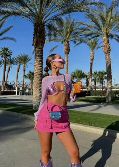 Bright Rave Outfits, Funky Festival Outfits, Outfit Creamfields, Subtronics Rave Outfits, Hangout Festival Outfit, Ootd Picnic, Techno Festival Outfit, Lookbook Outfits Summer, Pink Festival Outfit