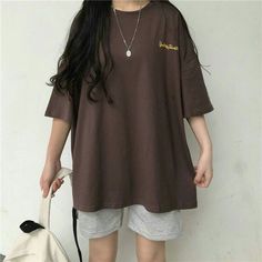 Baggy Outfits For Short Women, Tom Boyish Outfits Tomboy Style, Oversized Tshirt Outfit Women Aesthetic, Tom Boyish Outfits, Baggy Shirt And Shorts, Neglected Child, Outfits For Short Women, Dress Code Outfits, Tomboy Shirts