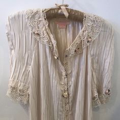 Never Worn Vintage Flora Nikrooz Nightgown . This Beautiful Cream Color Nightgown Has Satin Flowers And Gorgeous Lace Details. Summer Robe With Lace Trim For Daywear, Elegant Summer Bedtime Robe, Spring Lace Trim Robe For Bedtime, Spring Bedtime Robe With Lace Trim, Spring Vintage Sleepwear With Lace Trim, Vintage Spring Robe With Lace Trim, Bohemian Sleepwear With Lace Trim For Loungewear, Spring Vintage Robe With Lace Trim, Vintage Lace Trim Robe For Spring