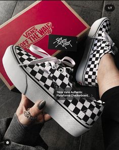 Tenis Vans, Vans Authentic, Crazy Shoes, Pretty Shoes, Shoe Obsession, Edgy Outfits, Wearing Black, Cute Casual Outfits, Cute Shoes