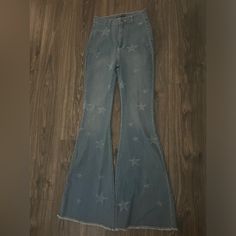 -Brand New -Didn’t Fit Me, Perfect Condition -Sold Out On Website -Flare, Frayed Hem Summer Wide Leg Bottoms With Star Print, Wide Leg Star Print Summer Pants, Summer Wide Leg Pants With Star Print, Summer Star Print Wide Leg Pants, Fitted Cotton Bottoms With Star Print, Fitted Denim Bottoms With Star Print, Blue Dip Dye, Super Flare Jeans, Blue Flare Jeans