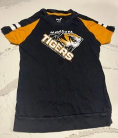 Gen 2 Missouri Tigers short sleeve Sweatshirt, Girls Size L 14 Missouri Tigers Shirt, Short Sleeve Sweatshirt, Missouri Tigers, Sweatshirt Short Sleeve, Tigers, Missouri, Favorite Outfit, Gender Neutral, Art Collection