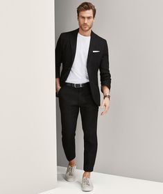 Black Linen Suits For Men, Black Linen Suit, Best Casual Shirts, Jason Morgan, Mens Fashion Smart, Mens Fashion Blog, Outfit Jeans, Stil Inspiration, Herren Outfit