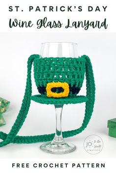 Crochet Wine Glass Lanyard for St. Patrick's Day Lanyard Patterns, Crochet Lanyard, Crochet Wine, Crochet Pot Holders Free Pattern, Christmas Crochet Patterns Free, Crochet Coasters Free Pattern, Sewing To Sell, Wine Glass Crafts, Knitting Machine Projects