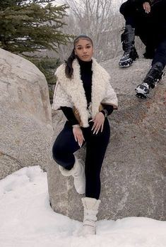 Ig Baddie Winter Outfits, Baddie Snow Outfits, Colorado Outfit Winter Black Women, Snow Outfits Black Women, Winter Slay Outfits, Colorado Aesthetic Outfits Winter, Lori Harvey Winter Outfits, Colorado Winter Outfits Black Women, Aspen Looks