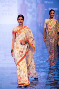 White Paithani, White Wedding Saree, Gaurang Shah, Brides Mother, Saree Paithani, Fashion Week Winter, Paithani Sarees, India Fashion Week, 18th Century Fashion