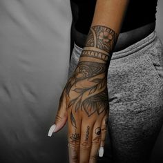 Cursive Tattoo, Fonts Tattoo, Henna Inspired Tattoos, Hand Tattoos For Girls, Cute Hand Tattoos, Pretty Hand Tattoos, Neck Tattoos Women, Black Girls With Tattoos