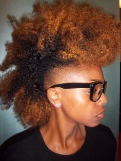 Funky all over!!! Mohawk Shaved Sides, Mohawk Hairstyles For Black Women, Afro Mohawk, Ugc Creators, Hair And Glasses, Natural Hair Haircuts, Shaved Side, Half Shaved, Nappy Hair