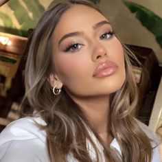 Cool Tone Prom Makeup, Light Glowy Makeup Brown Eyes, Soft Glam Professional Makeup, Natural Prom Makeup For Hazel Eyes, Wedding Day Makeup For Bride Blue Eyes Brown Hair, Prom Makeup Cool Tones, Light Prom Makeup For Brown Eyes, Prom Makeup For Blue Eyes Brown Hair, Makeup Inspo Natural Glam