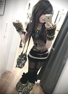 Scene Gyaru, Gothic Mode, Trashy Outfits, Scene Outfits, Alt Outfits, Gyaru Fashion, Scene Fashion, 2000s Fashion Outfits, Alt Fashion