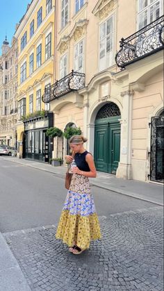 Long Skirt Outfits Europe, Italy Abroad Outfits, Skirt Europe Outfit, Spain Walking Outfit, Germany Clothes Outfits, Rome Outfit Inspo Summer, Outfit Inspo For Europe Trip, European Skirt Outfit, Austria Spring Outfits