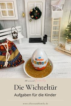 an advertisement for a kinder dollhouse with the words die wichelturr