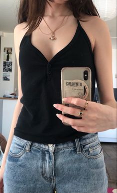 Tank Tops Women Aesthetic, Top Outfits Aesthetic, Women Aesthetic, Tank Top Outfits, Mode Inspiration, Fashion Killa, Outfits Aesthetic