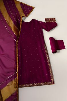 Raw Silk Dress Designs, Pretty Suits, Long Kameez, Raw Silk Dress, Simple Dress Casual, Suit Embroidery, Agha Noor, Desi Outfits, Velvet Dress Designs