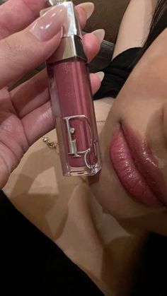 🎀 Dior Glitter Lipstick, Dior Lip Maximizer Aesthetic, Dior Lipstick Aesthetic, Dior Makeup Aesthetic, Lipstick Aesthetic