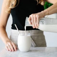 Cashew Milk Recipe, Zucchini Pommes, Nut Milk Recipe, Homemade Cashew Milk, Whole30 Chicken, Chicken Broccoli Casserole, Vegan Milk, Cashew Milk, Raw Food Diet