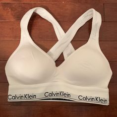 Great Condition Never Worn Calvin Klein Bra, Belly Shirts, Closet Tour, Bra Brands, Cotton Bras, White Bras, Calvin Klein White, Padded Sports Bra, Padded Bra