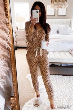 Lasaky - Long sleeve leopard print joggers set Cheetah Style, Joggers Set, The Comfy, Cozy Pajamas, Printed Joggers, Jogger Set, Lounge Set, Pajamas Women, Striped Long Sleeve