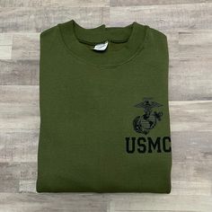 USMC MARINE CORPS PT OD GREEN SWEATSHIRT SIZE MEDIUM NEW US MADE Genuine U.S army marine corps sweatshirt USMC  Elastic cuffs and waistband for a snug, comfortable fit Material:  55% Cotton, 45 % Polyester Condition: NEW Marine Corps Sweatshirt, Usmc Clothing, Marine Corps Uniforms, Marine Corps Shirts, Military Clothes, Soldier Love, Alabama Crimson Tide Logo, Tide Logo, Physical Training