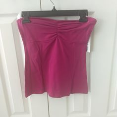 A Strapless Top Purple Stretch Strapless Tube Top, Fitted Strapless Workout Tops, Strapless Tube Top For Summer Workout, Strapless Summer Workout Tops, Casual Tube Top For Summer Workout, Casual Summer Tube Top For Workout, Fitted Purple Bandeau Top, Casual Tube Top For Workout, Fitted Purple Tube Top For Summer