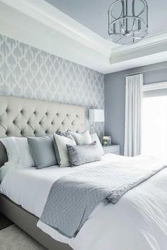 50+ grey accent wallpaper bedroom Bedroom Ideas Indie, Lux Bedroom, Modern Chic Bedroom, Indie Bedroom Ideas