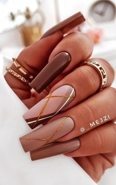 Classy Birthday Nails Coffin, Nail Art Neutral Colors, Winter Long Nails Acrylic, Neutral Coffin Nail Ideas, Pretty Coffin Nail Designs, Novemember Nails, Fall Nail Inspo Coffin, Nail Ideas Acrylic Coffin, November Nail Art