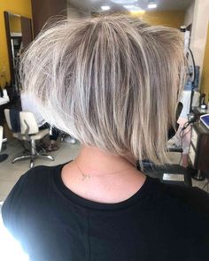 21 Short, Stacked Inverted Bob Haircut Ideas to Spice Up Your Style Short Inverted Bob, Curly Stacked Bobs