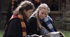 Ravenclaw X Gryffindor Couple, Gryffindor Aesthetic, Lily Evans, Hogwarts Mystery, Harry Potter Marauders, Harry Potter Aesthetic, Harry Potter Series