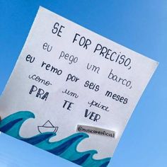 a hand holding up a sign that says se for precios, eu pego um barco