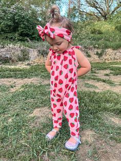 Your littles will LOVE their LoveJadeRuby rompers. They are so comfy and soft! Easy slip on style with fully adjustable neckline allows for multiple season wear time. This sunflower floral jumpsuit romper is such a cute outfit for spring and summer! The matching bowband is a separate listing! Cute Spring Bubble Romper For Playdate, Cute Spring Bubble Romper For Loungewear, Casual Pink Bubble Romper For Summer, Cute Cotton Beach Jumpsuits And Rompers, Pink Cotton Jumpsuits And Rompers For Vacation, Pink Cotton Jumpsuit For Vacation, Casual Pink Bubble Romper For Playtime, Pink Casual Bubble Romper For Playdate, Cute Summer Jumpsuits And Rompers For Playtime