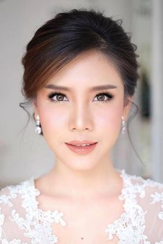 Hairdo Wisuda, Hairstyle With Ribbon, Thai Makeup, Bridal Asia, Wedding Hairdo, Bride Hairstyles Updo, Sanggul Modern, Kebaya Wedding, Hijab Makeup