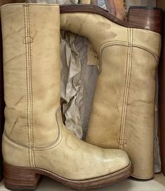 Fall 2023 Shoes, Summer Cowgirl, Ropa Upcycling, The Frye Company, Cowgirl Aesthetic, Funky Shoes, Tan Boots, Shoe Inspo, Frye Boots