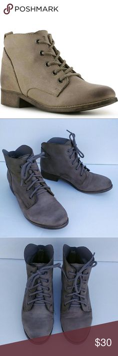 Steve Madden Rubin Booties These taupe, genuine distressed leather, lace up, Rubin booties by Steve Madden are in great condition! Size 9 and seem true to size. Total length is approx 10 3/4" long. Heel height is just over 1" tall. Steve Madden Shoes Ankle Boots & Booties Distressed Leather, Leather Lace, Steve Madden Shoes, Boots Booties, Steve Madden, Combat Boots, Bootie Boots, Heel Height, Ankle Boots