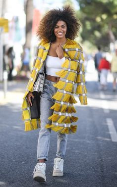 Летняя шуба / Пальто и плащ / ВТОРАЯ УЛИЦА Style Essence, Tina Kunakey, Fashion Weeks, Inspired Outfits, Fashion Mode, Street Chic, Mode Inspiration, Outfits Casuales, Cannes