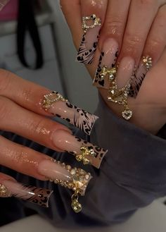 your next inspo Brown Long Nails Acrylic, Chita Print Nails Design, Duck Nails Acrylic Fall, Long Cheetah Nails, Cheetah Acrylic Nail Designs, Big Latto Nails, Cheetah Short Nails, Duck Nails Cheetah Print, Cheetah Print Acrylics