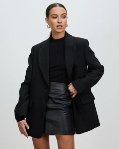 Love this Minima Esenciales item from THE ICONIC Blazer And Skirt Outfits, Oversized Blazer Outfit, Oversize Outfit, Pay Day, Coat Skirt, Workwear Essentials, Outfit Mujer, Black Dress Formal, Women's Jackets