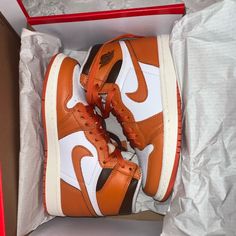 New Nike Dunks, Orange And Brown, Never Worn Nike Panda Brown, Brown Nike Tennis Shoes, Orange Black Nike, Nike Dunks Orange, Burnt Orange Nike, Nike Shoes New, Brown Orange, New Nike, Nike Dunks