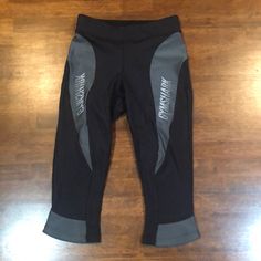 The Gymshark Turbo Cropped Compression Workout Leggings In Black And Gray Are Designed For Women In Size Xs - Extra Small. These Leggings Feature Compression Technology In The Leg Area, Making Them Ideal For Gym And Cross-Training Activities. The Cropped Style Adds A Trendy Touch To The Activewear, While The Regular Size Type Ensures A Comfortable Fit. New With Tags. From A Smoke Free Home. Fitted Gray Activewear For Streetwear, Gray Fitted Activewear For Streetwear, Training Activities, Black Workout Leggings, Gymshark Black, Cropped Style, Black And Gray, Cross Training, Workout Leggings