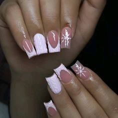 https://www.instagram.com/nails_by_irenitaa?igsh=NTc4MTIwNjQ2YQ== Christmas Junk Nails, Xmas Nails Pink, Wow Nails, Winter Nails Acrylic, Sweater Nails, Girly Acrylic Nails, Cute Acrylic Nail Designs, Short Square Acrylic Nails, Christmas Nails Acrylic